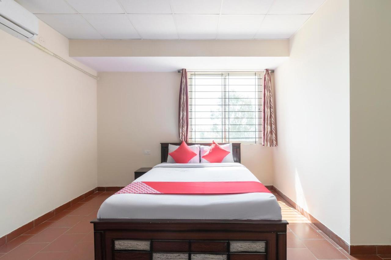 Oyo 49073 Whitefield Comforts Hotel Bangalore Eksteriør billede