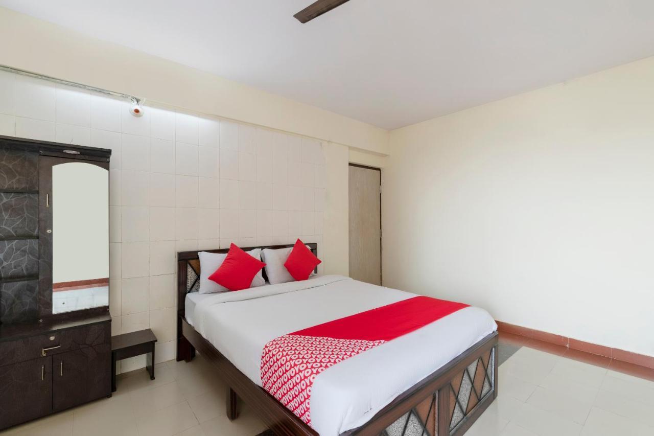 Oyo 49073 Whitefield Comforts Hotel Bangalore Værelse billede