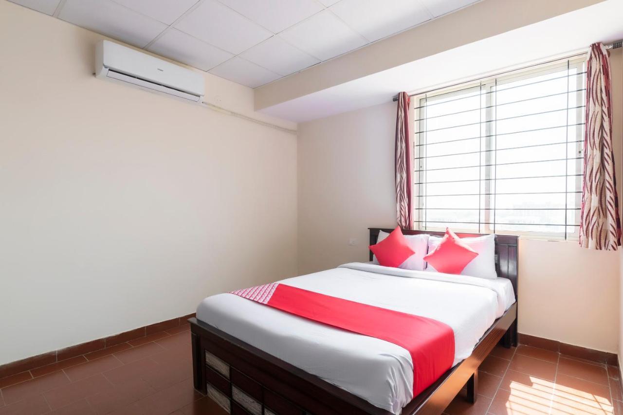 Oyo 49073 Whitefield Comforts Hotel Bangalore Værelse billede