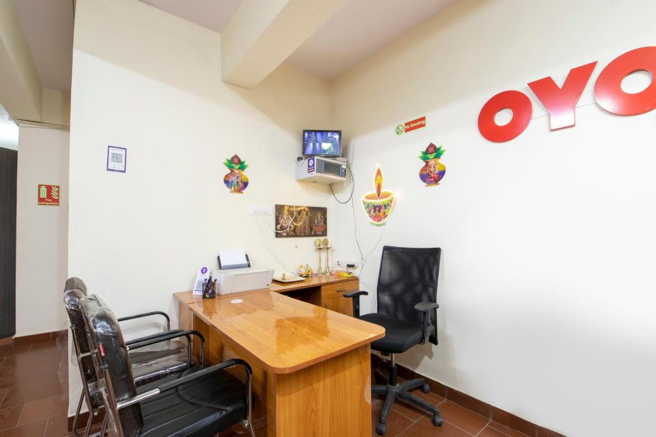 Oyo 49073 Whitefield Comforts Hotel Bangalore Eksteriør billede