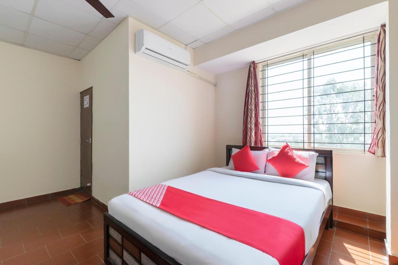 Oyo 49073 Whitefield Comforts Hotel Bangalore Eksteriør billede