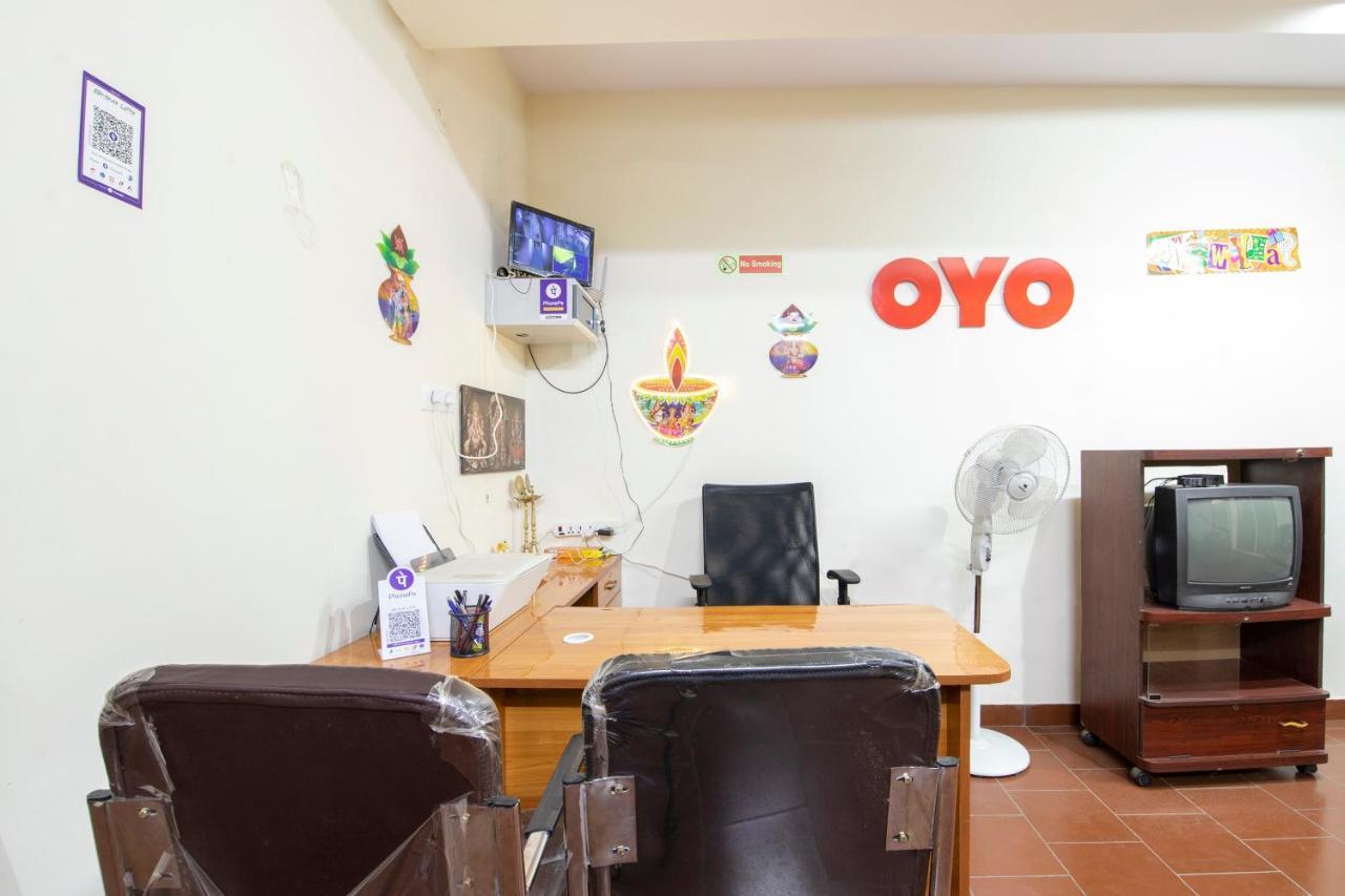 Oyo 49073 Whitefield Comforts Hotel Bangalore Eksteriør billede